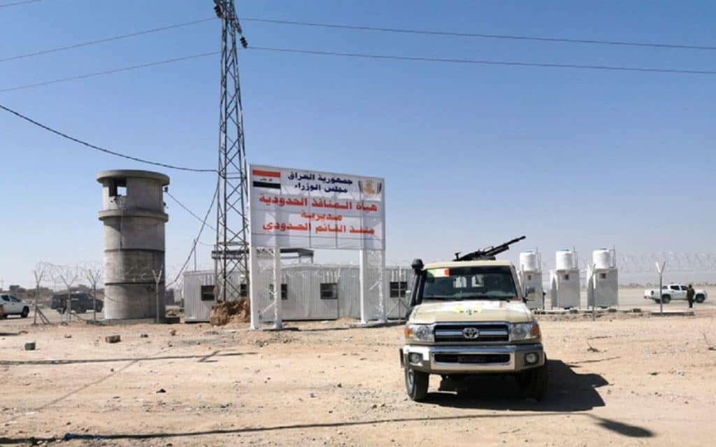 在对旅客和贸易开放之后，在Al-Qaim al-Abu-Kamal边境口岸的伊拉克-叙利亚边境