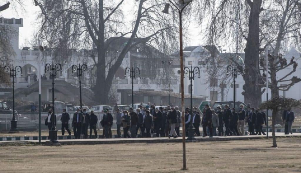 Foreign envoys guided trip to Kashmir