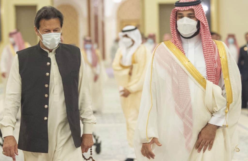 Imran Khan welcomed by Saudi officials