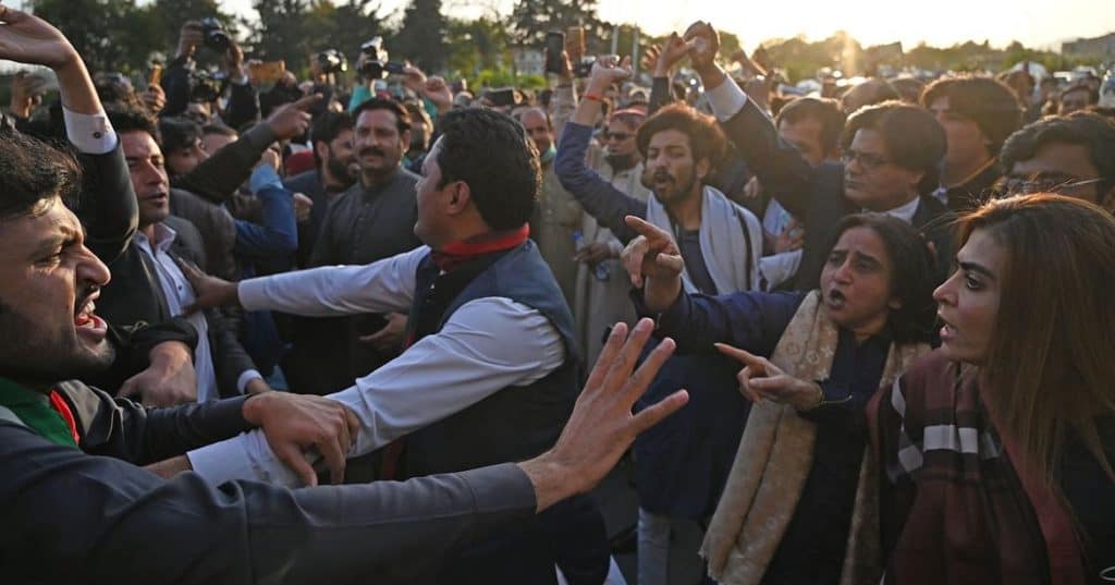 Political Polarization in Pakistan