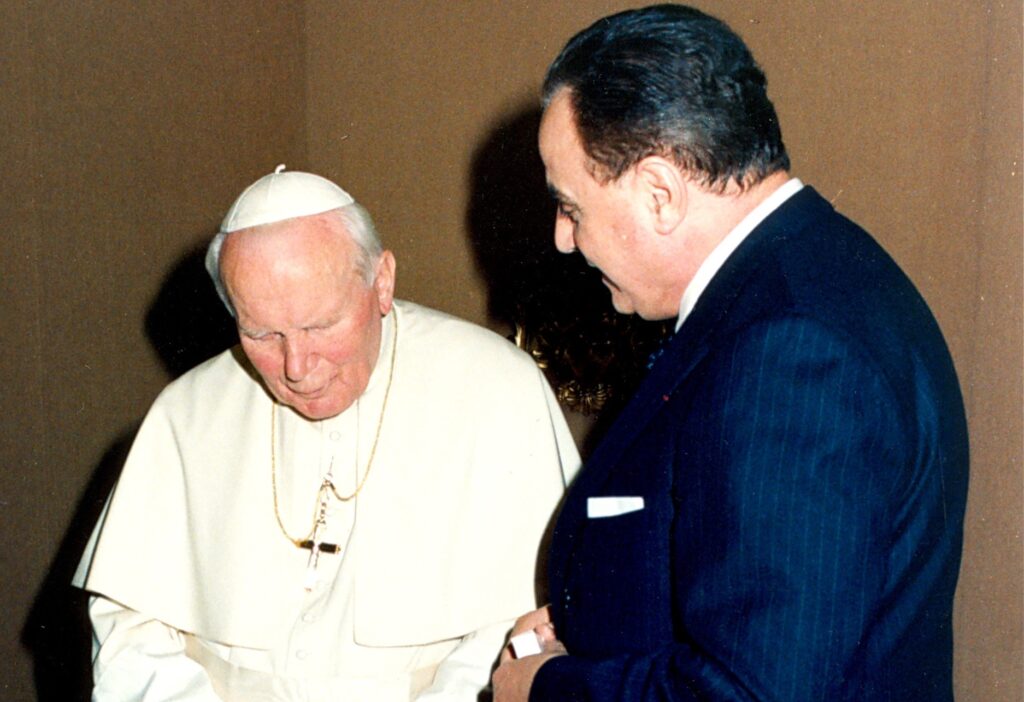 Giancarlo Elia Valori with Giovanni Paolo II